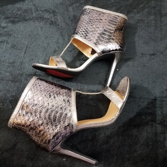 Luichiny Shoes - Luichiny Silver Iridescent Snakeskin Shoes
